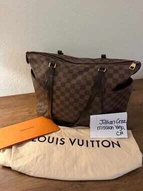 Louis Vuitton Totally MM Bag – Discontinued Style